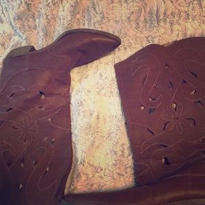 Rampage brown embroidered cowgirl boots Sz 9.5